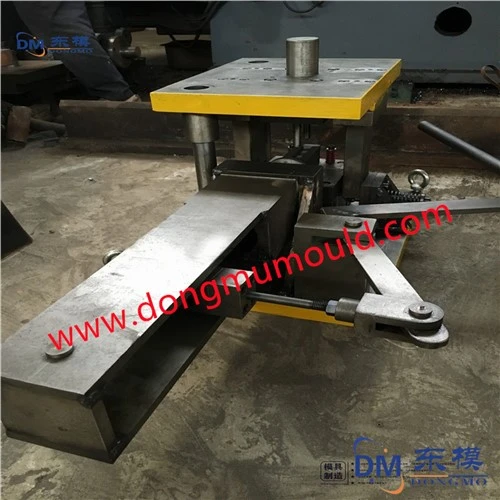 Hydraulische metalen ponsmatrijs